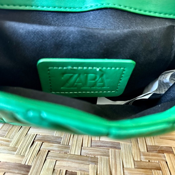 Green Quilted Leather Shoulder Bag - Picture 3 of 3